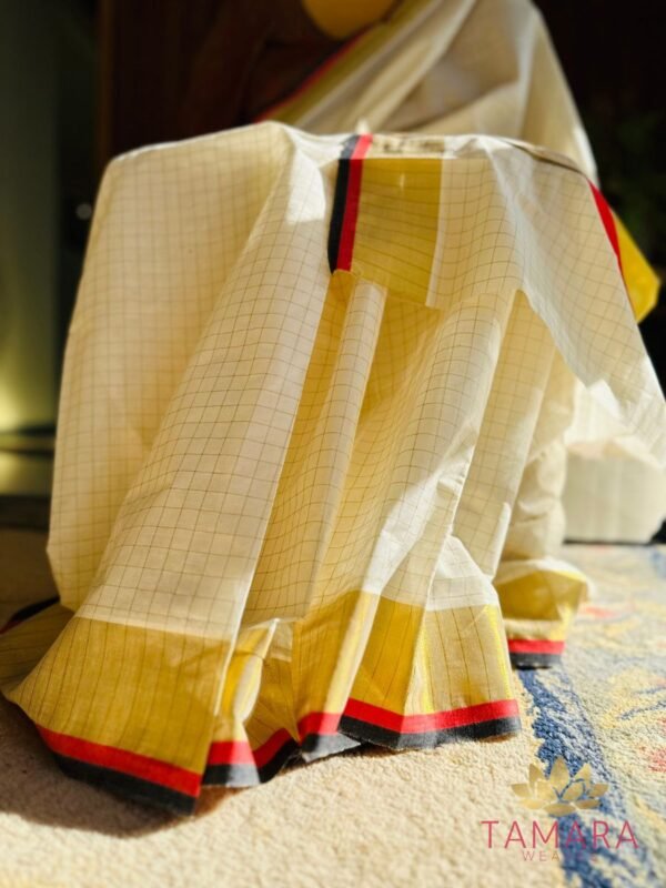 Tamara Kerala Kasavu Cotton Saree – Red & Black Kara with Gold Zari Checks - Image 4