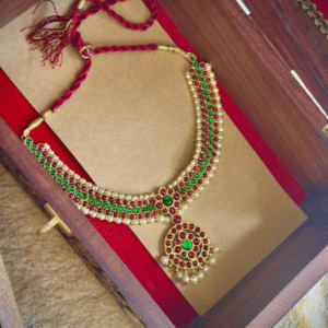 Kemp classic dance necklace with pearl lines