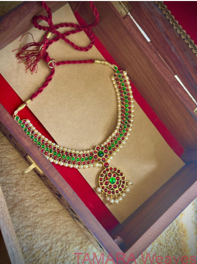 Kemp classic dance necklace with pearl lines