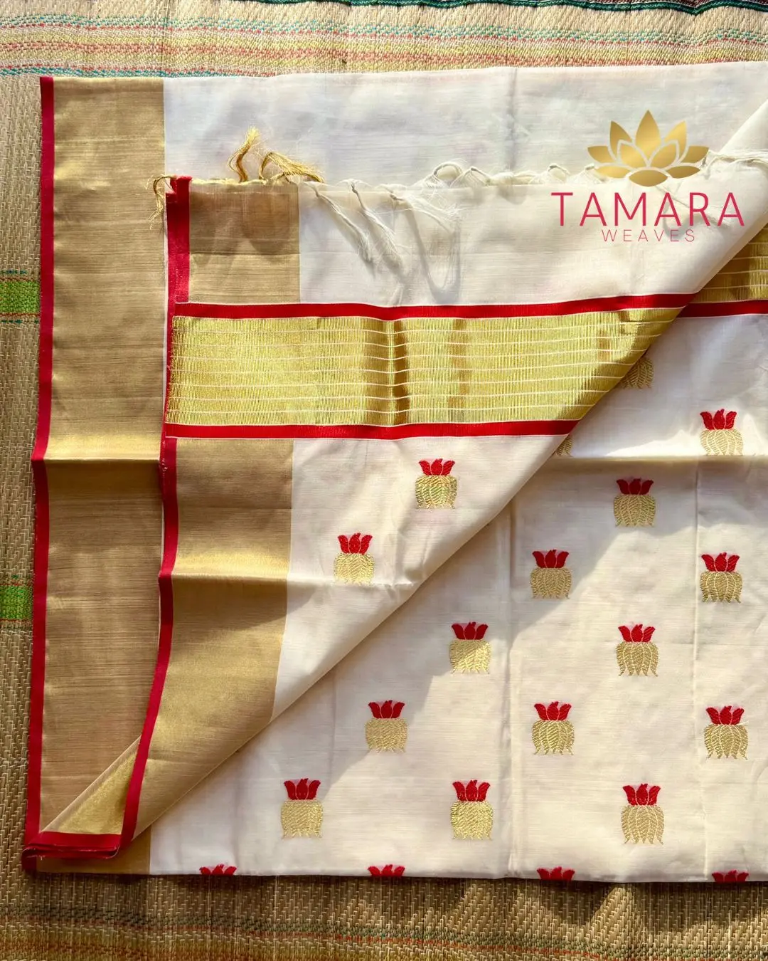 Tamara premium handloom lotus motif cotton saree - red