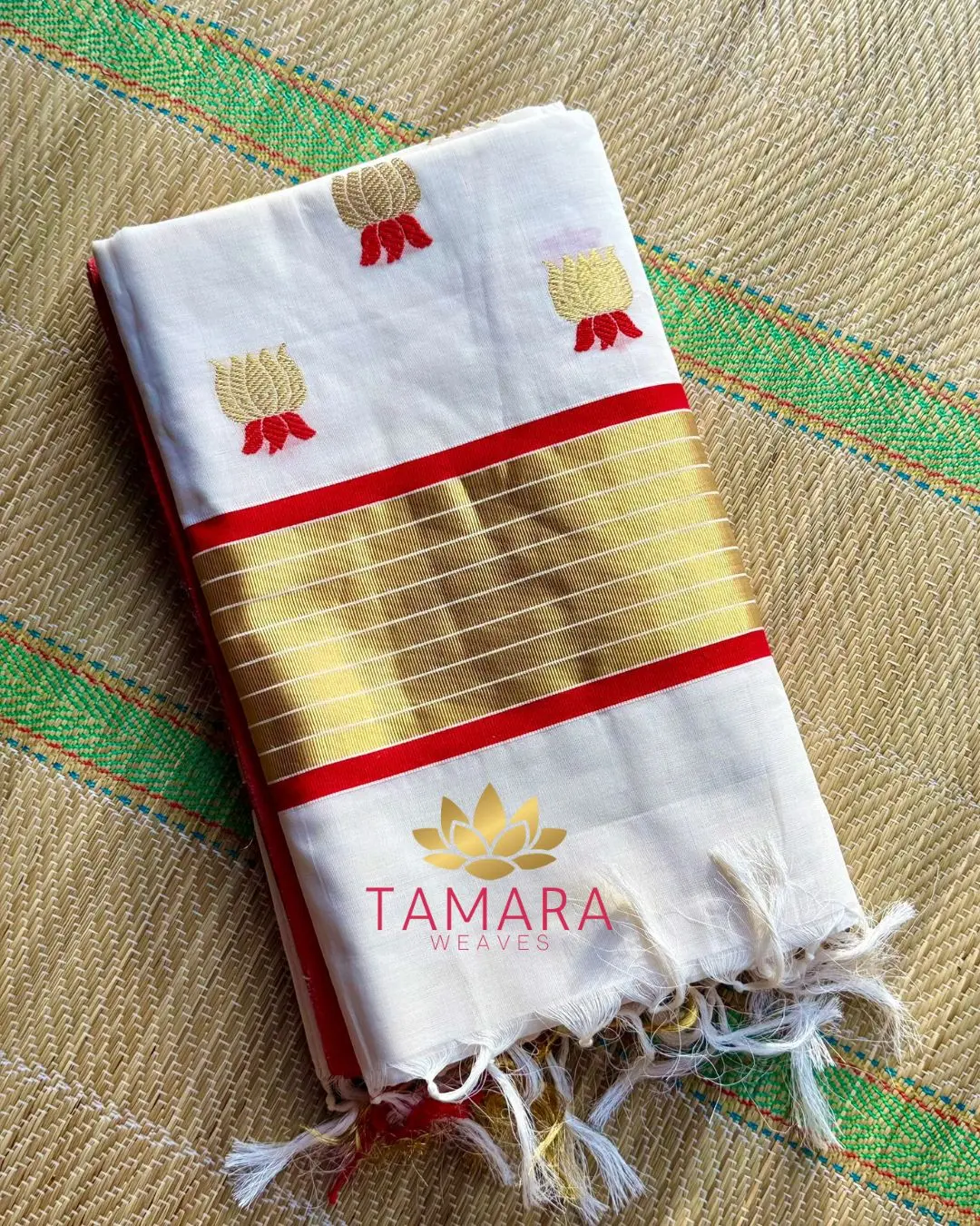 Tamara premium handloom lotus motif cotton saree - red - Image 3