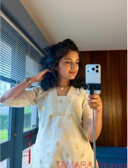 Tamara Onam Kurta- Special V neck Kasavu kurta in Australia